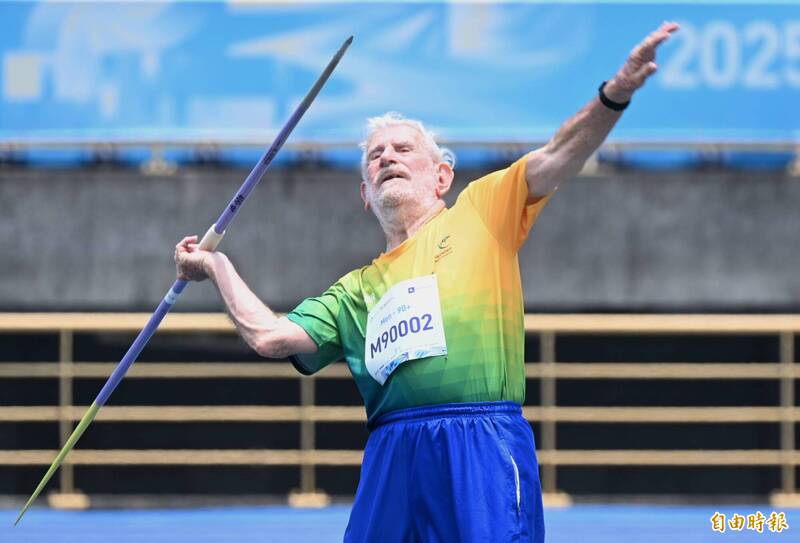 昆凌90歲爺爺世壯運首日奪雙獎牌 周杰倫9個字大讚歎