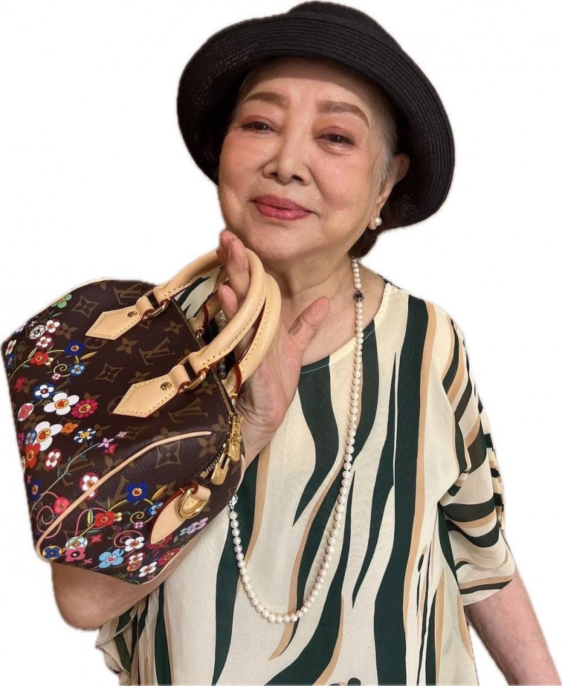 陳淑芳盛裝出席同學會。（翻攝自臉書）