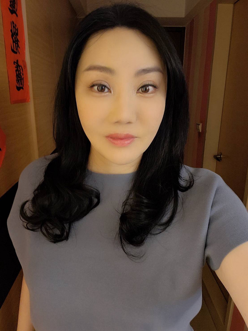 命理師沈嶸通靈黃子佼與孟耿如。（沈嶸提供）