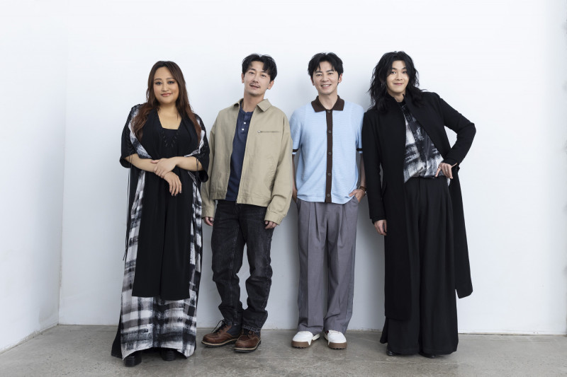 家家（左起）新歌MV邀得施名帥、李國毅、 聖皓助陣演出。（相信音樂提供）