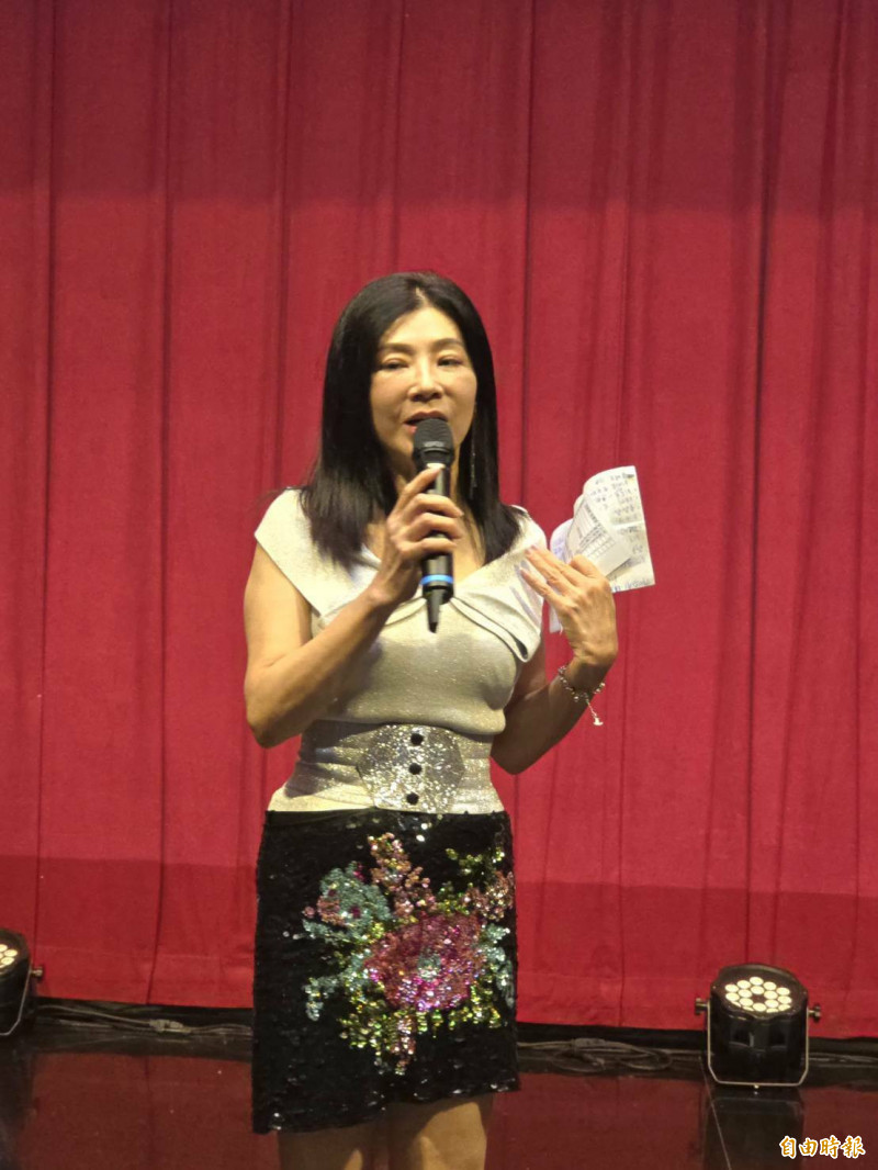 外未演戲的蔣黎麗特別擔任主持人，為公益盡一份力。（記者胡如虹攝）