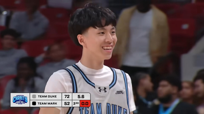 Ray狂進三分球，相當開心。（翻攝自YouTube）