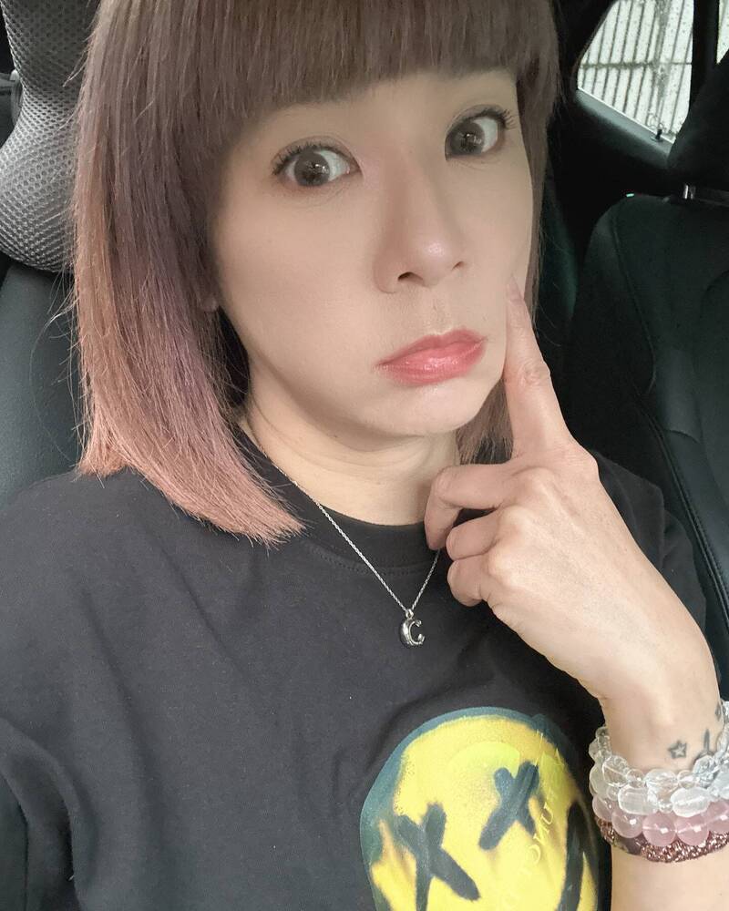 陸元琪說，路上常有人喊她「袁惟仁的老婆」，但兩人離婚很多年了。（翻攝自臉書）