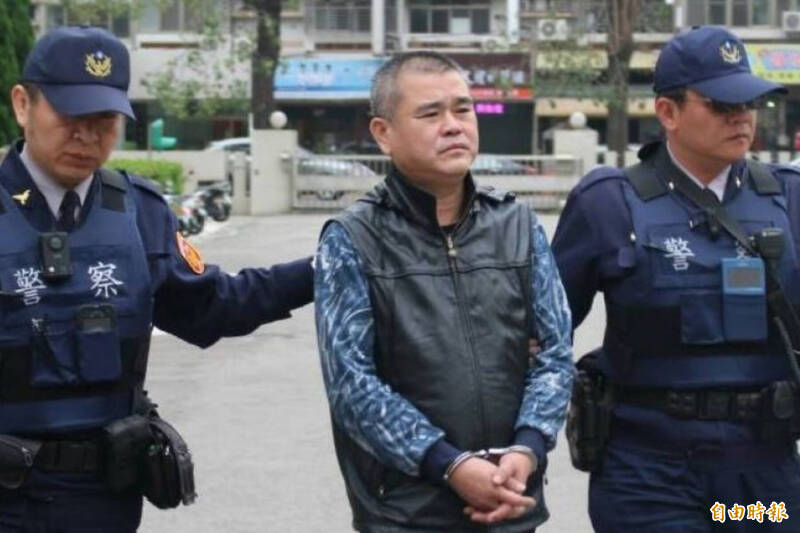 本土男星直播嗆警!黑歷史一次看 曾大鬧自助餐持椅砸人 - 自由娛樂