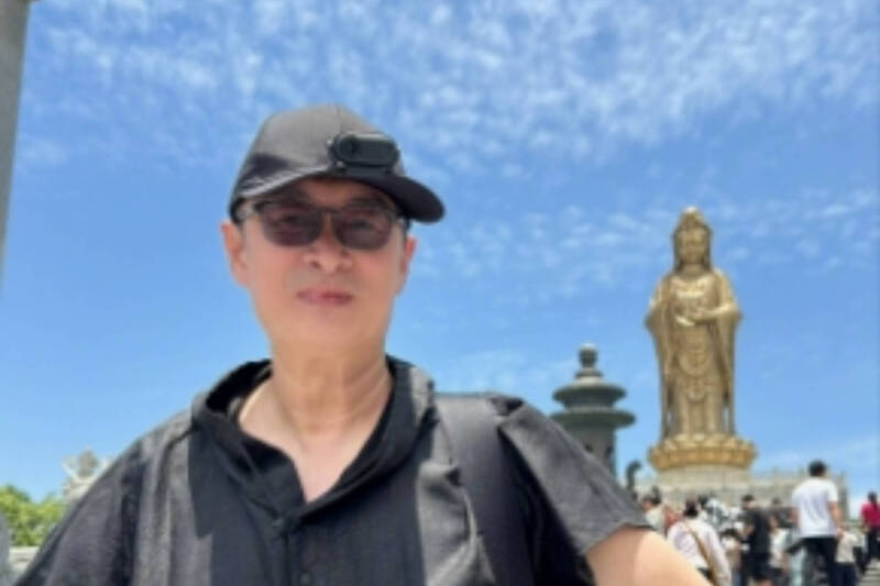 黃安先前才說自己出家，要變得祥和，今日又暴氣。（翻攝自微博）