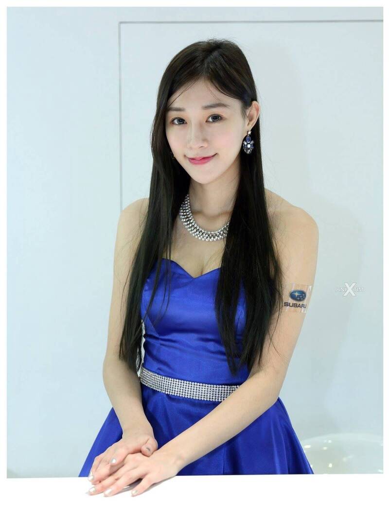 「車模界林志玲」蔡語芯施打牛奶針後，歷經19天昏迷後宣告腦死。（翻攝自臉書）