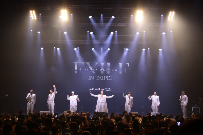 「EXILE」放浪兄弟歡迎粉絲來到見面會。（LDH愛夢悅提供）