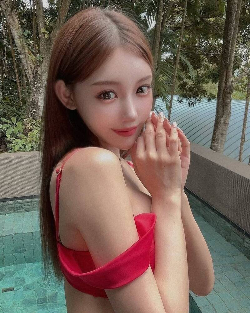 明日花綺羅在進入AV產業之前，曾經是六本木酒店紅牌小姐。（翻攝自IG）