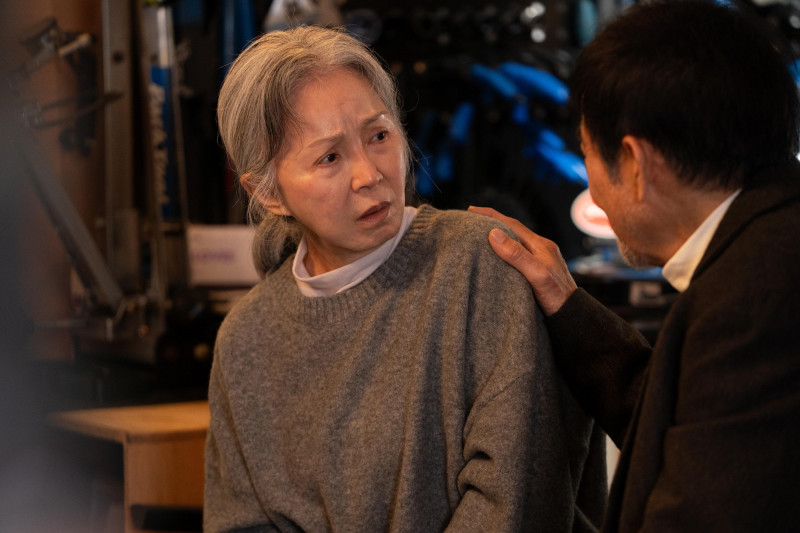 李璇（左）在《忘了我記得》再度和秦漢合作。（Netflix提供）