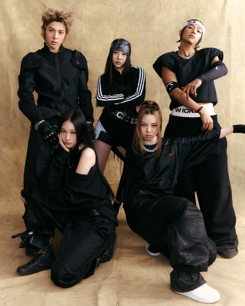 「ALLDAY PROJECT」是今年6月才出道的男女組合。（翻攝自IG）