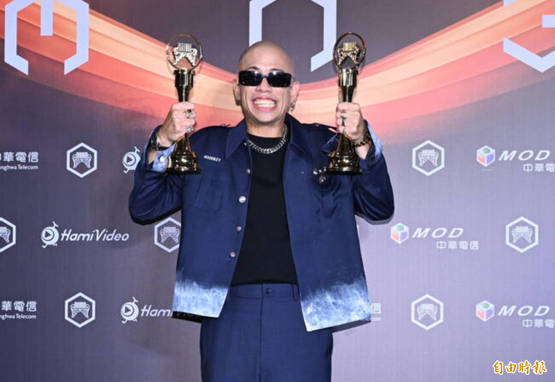 金曲》歌王呂士軒遭催「走快一點」 深夜發聲被讚爆