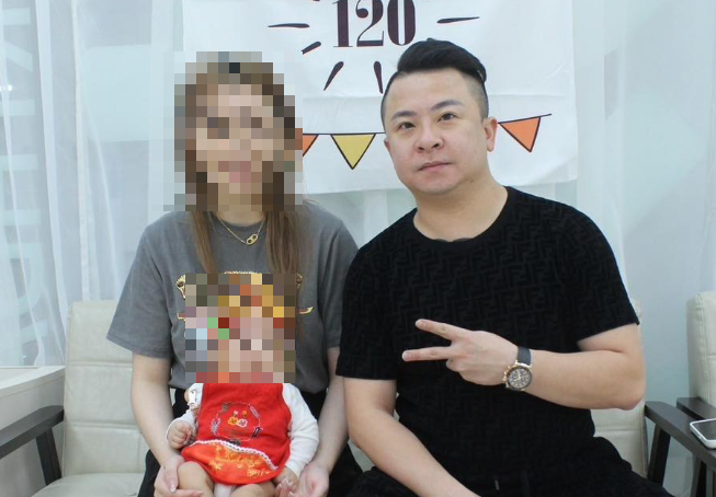 疲老闆嫩妻認錯下跪！反控他「外遇拍一堆色情片」：我該忍受嗎？