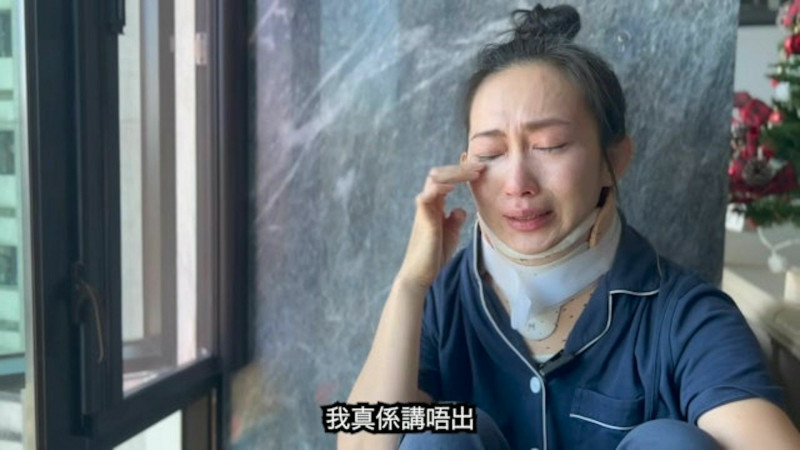 楊焉去年底做引體向上時不慎手滑受傷。（翻攝自YouTube）
