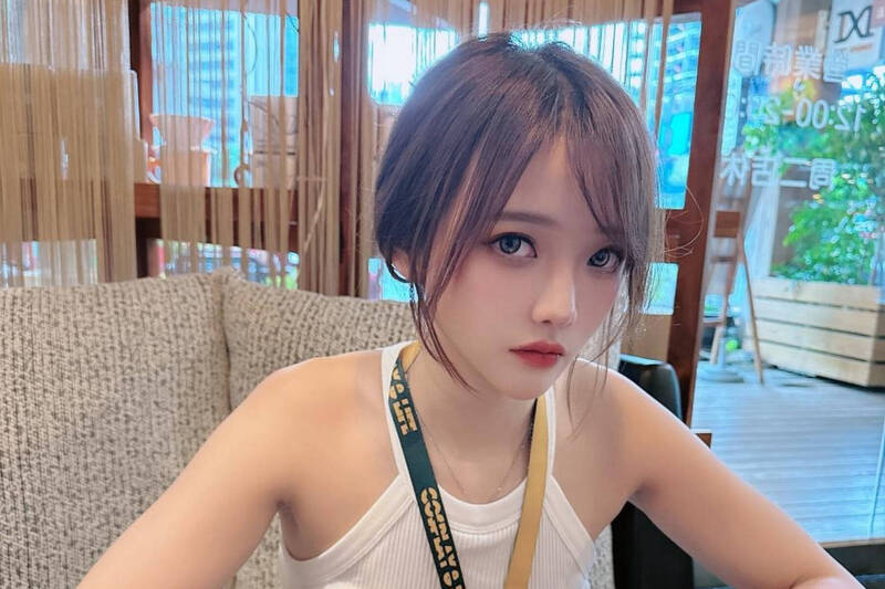 酸民譏「南半球女王」關濾鏡變醜 怒嗆:醜人為何不開美顏