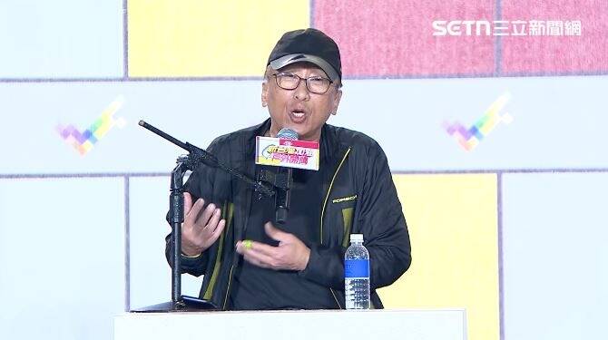 苦苓今隨《新台灣加油》至雲林麥寮開講。（翻攝自《新台灣加油》）