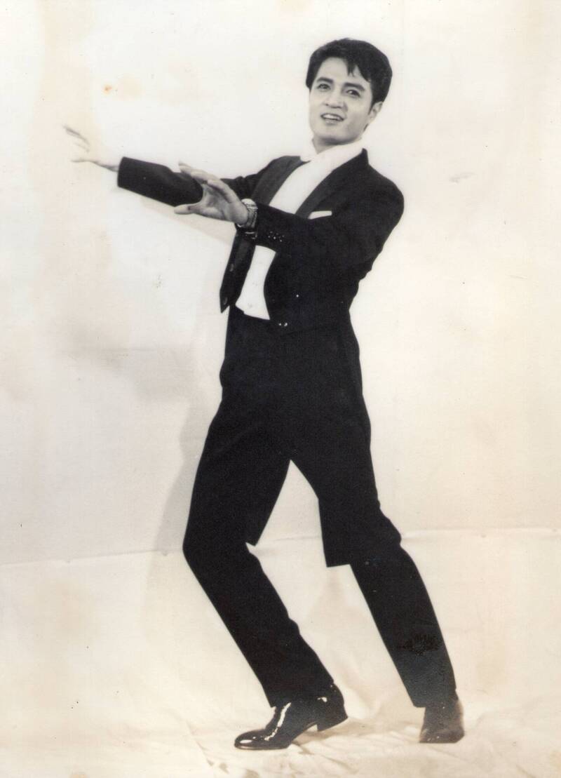 林沖年輕時很帥氣，唱歌、演戲都喜歡。（劉國煒提供）