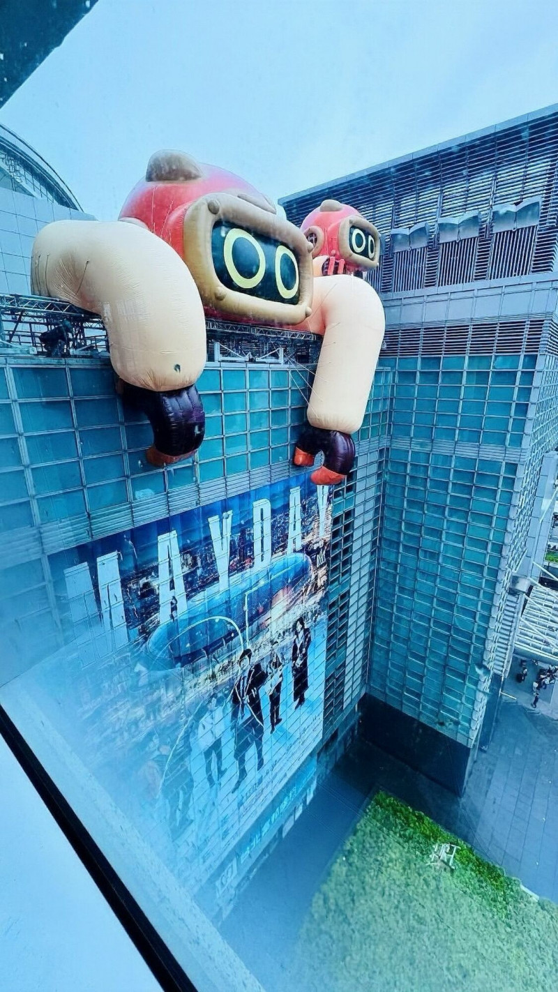 五月天也有「快樂小夥伴」躲完颱風台北現蹤五大場景曝光 - 自由娛樂
