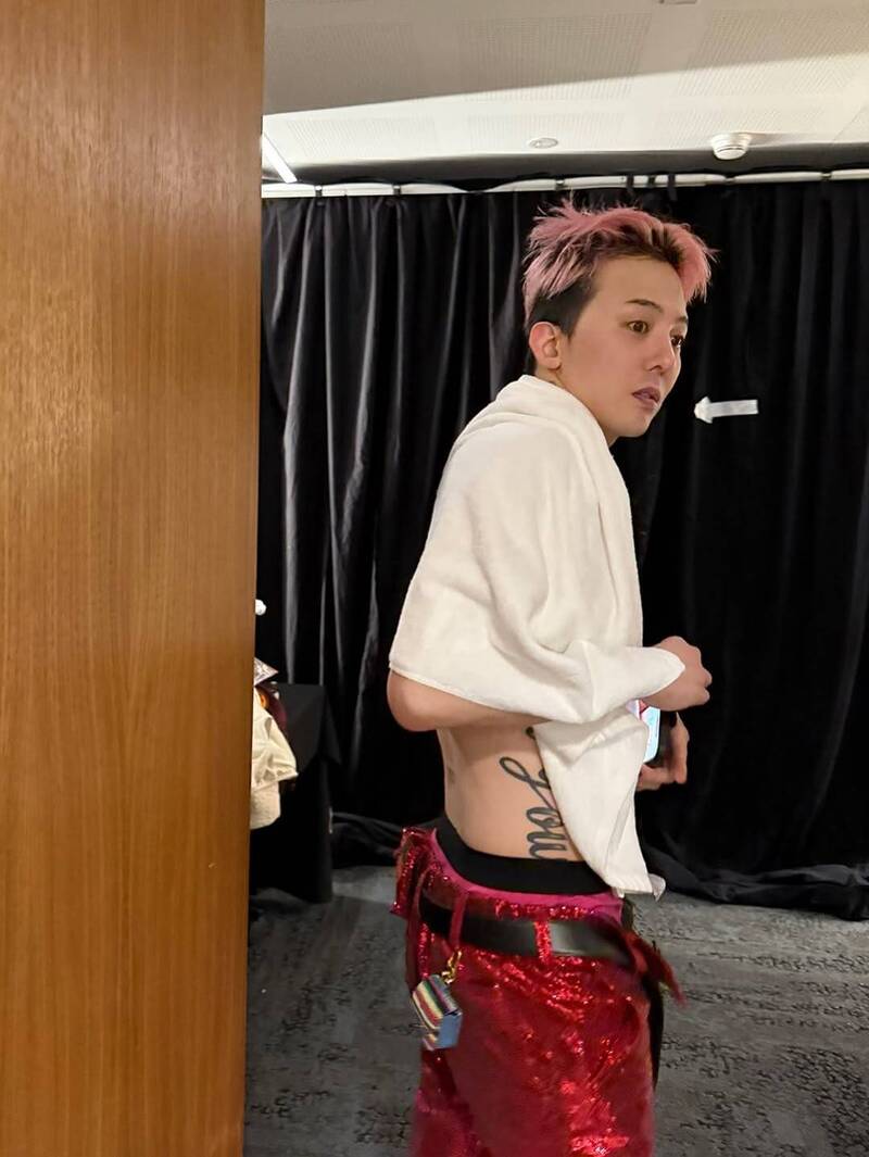 GD露出性感刺青。（翻攝IG）