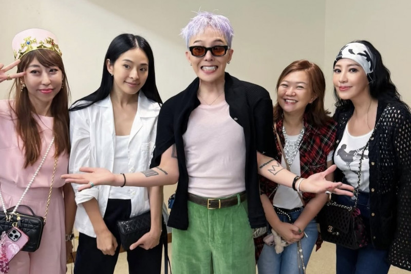 關穎驚喜進後台見GD，緊張到不敢直視。（翻攝自IG）