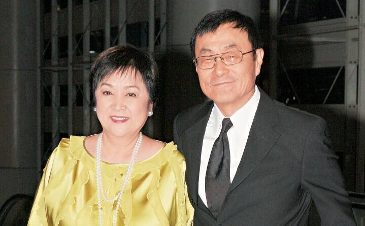 為了兒子章立衡，甄珍（左）甘願和已故劉家昌貌合神離20年。（香港星島日報）