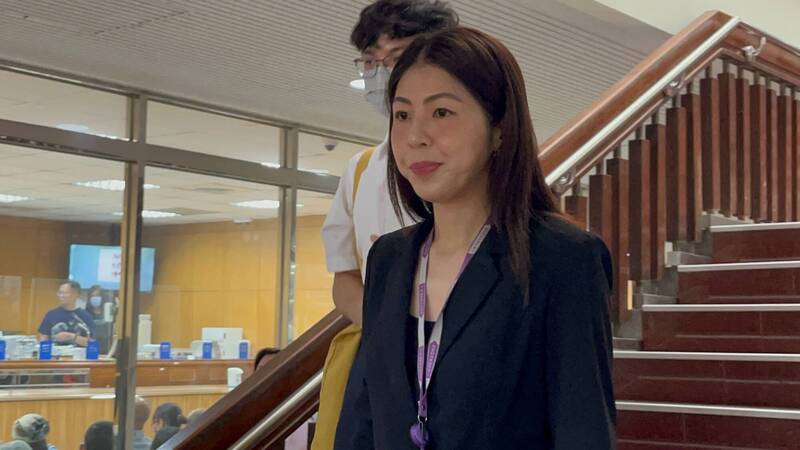 連黃越綏都被PUA過！李怡貞挖「黃宥嘉黑歷史」條列式開戰