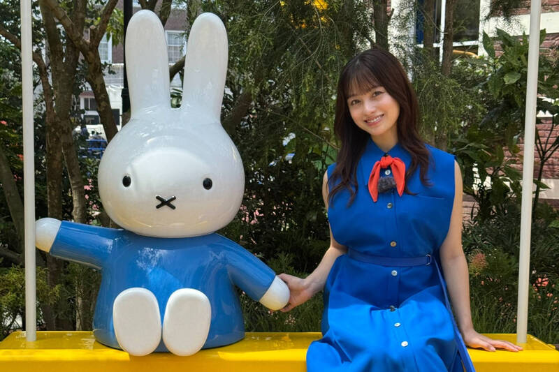 橋本環奈首次挑戰主持喜劇 網讚：美到無法集中注意力