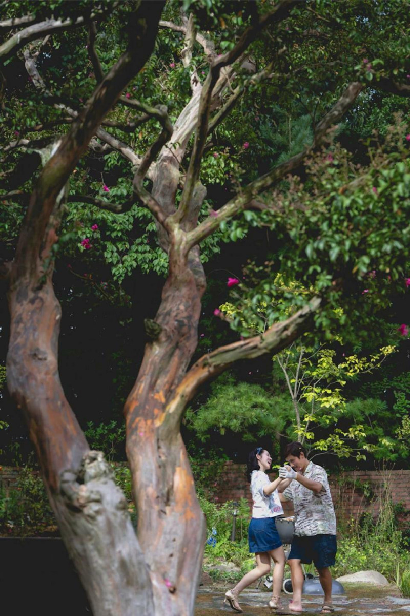 孫藝真（左）產後復出新作《無可奈何》入圍本屆威尼斯影展主競賽單元。（翻攝自Naver）