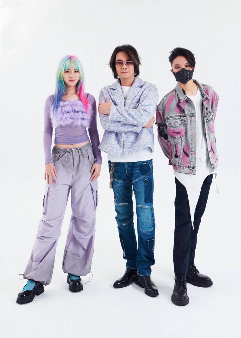 目前由陳建寧率領「武渡羽」成員小羽和吉他手小武，以「F.I.R. 3.0」的形式繼續活動。（資料照，無限延伸提供）