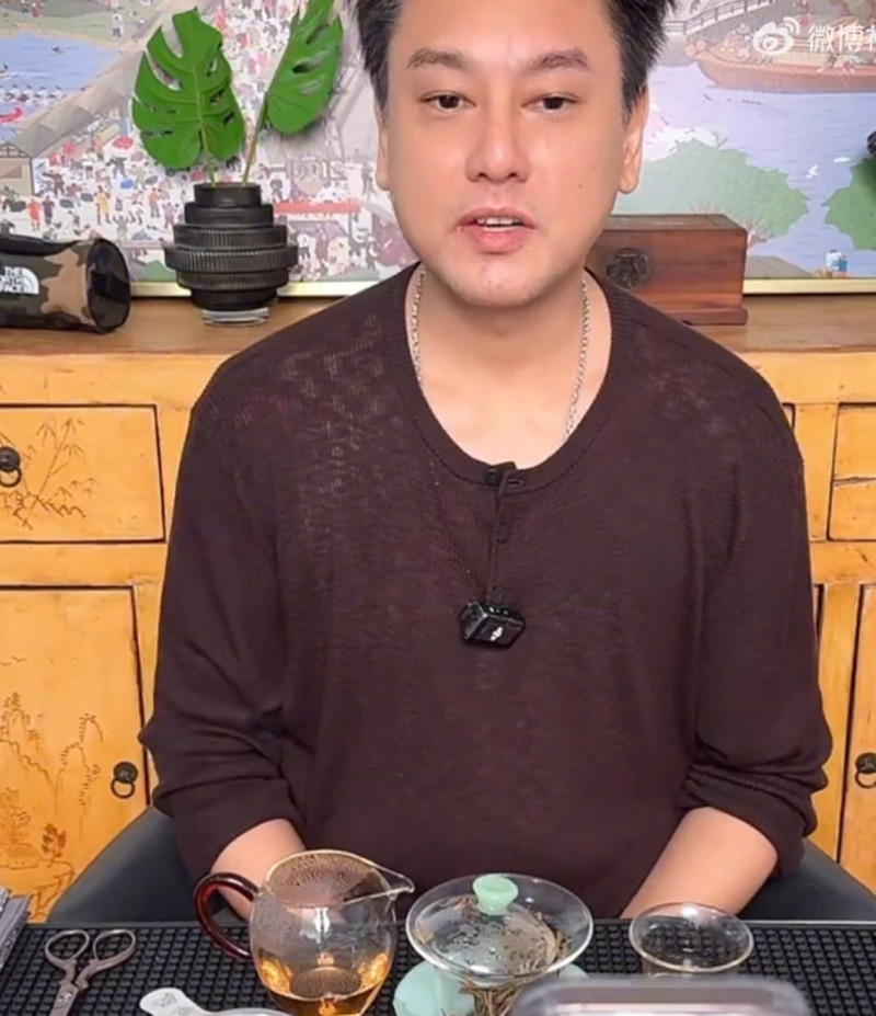 朱孝天開直播回應為何刪明道好友。（翻攝自微博）