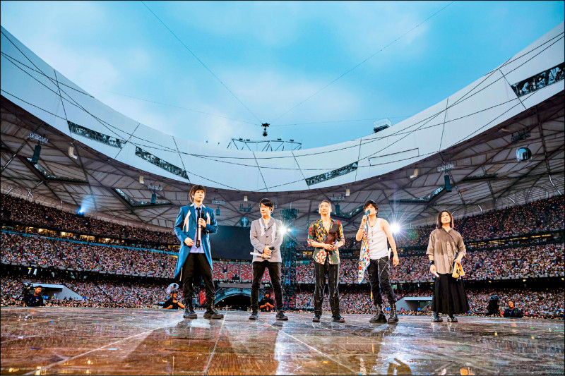 五月天「回到那一天」巡演，不斷帶給歌迷驚喜。（相信音樂提供）