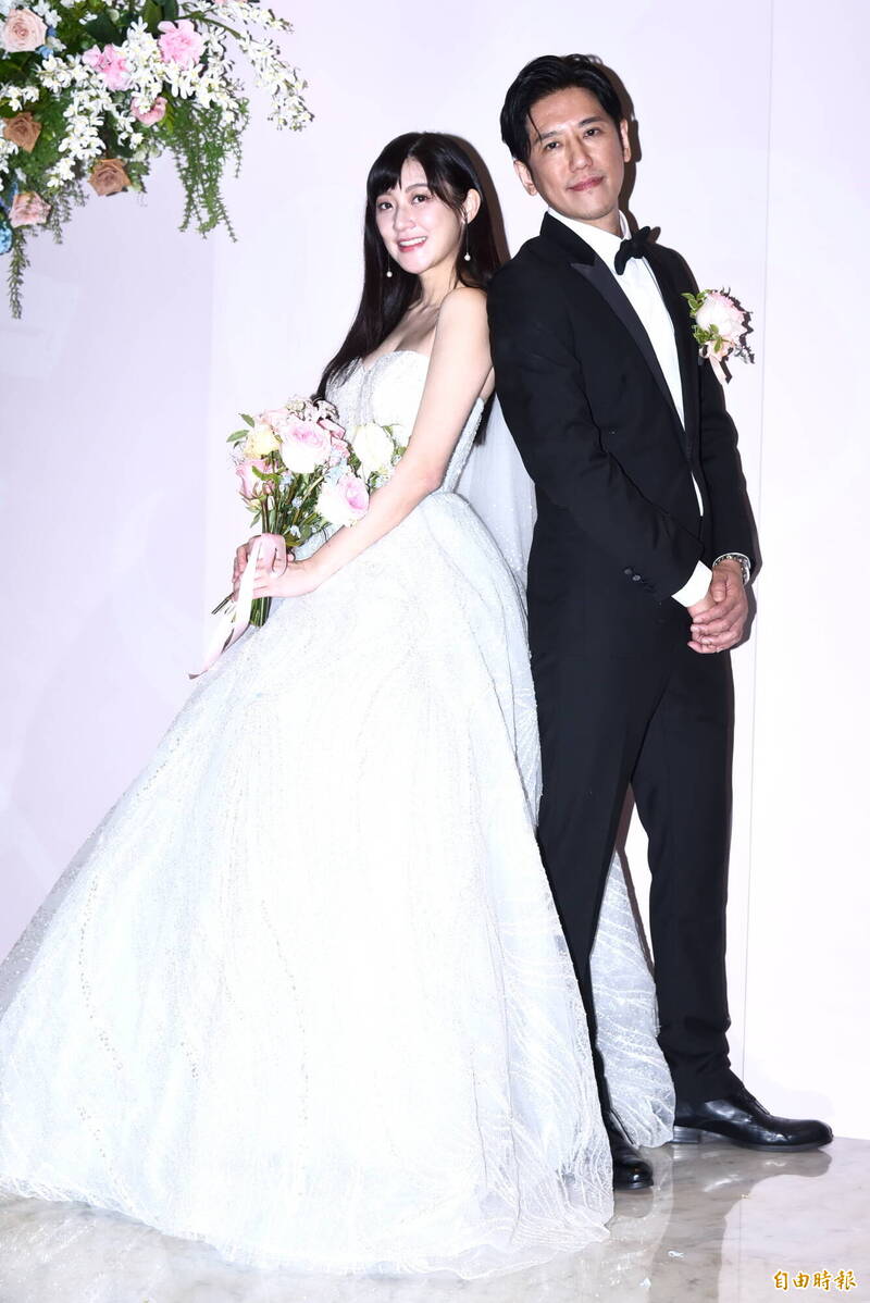林逸欣今（2日）與從事科技業的老公Tony於台北寒舍艾美酒店補辦婚宴。（記者陳奕全攝）