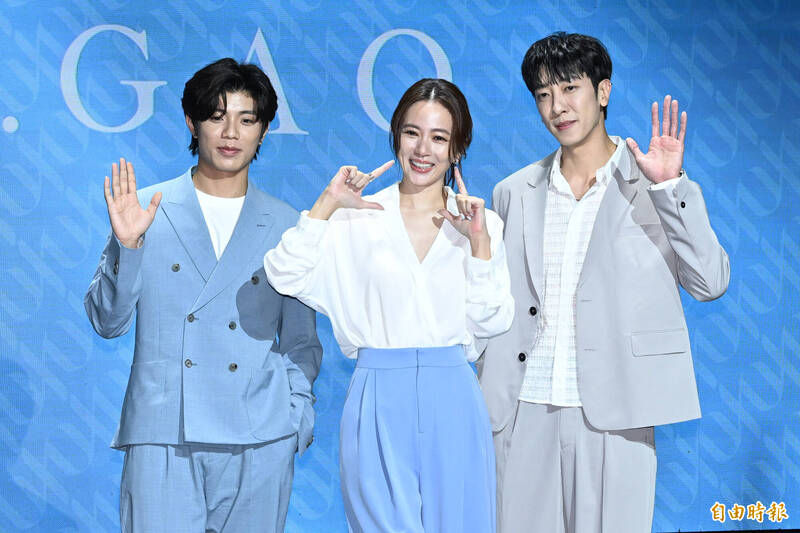 高宇蓁找來拍BL劇爆紅的張哲偉、陳峻廷當品牌大使。（記者胡舜翔攝）