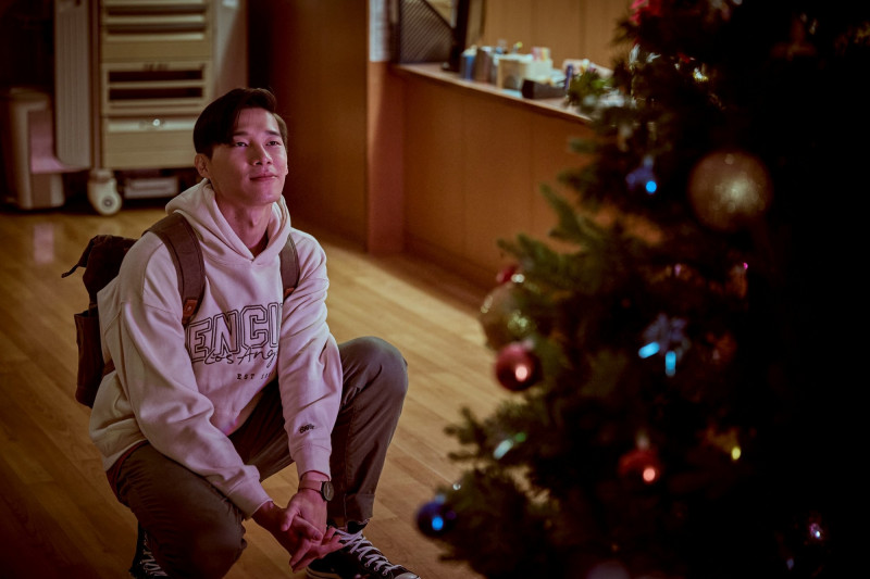 宋偉恩在《血‧拾人生》中飾演血癌病患朱頤，角色展現生命韌性。（大愛提供）