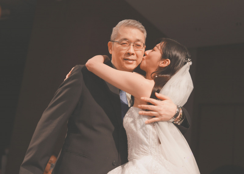 林逸欣爸媽被封「YouTuber始祖」寵女無極限天天到頂樓誇張做一事