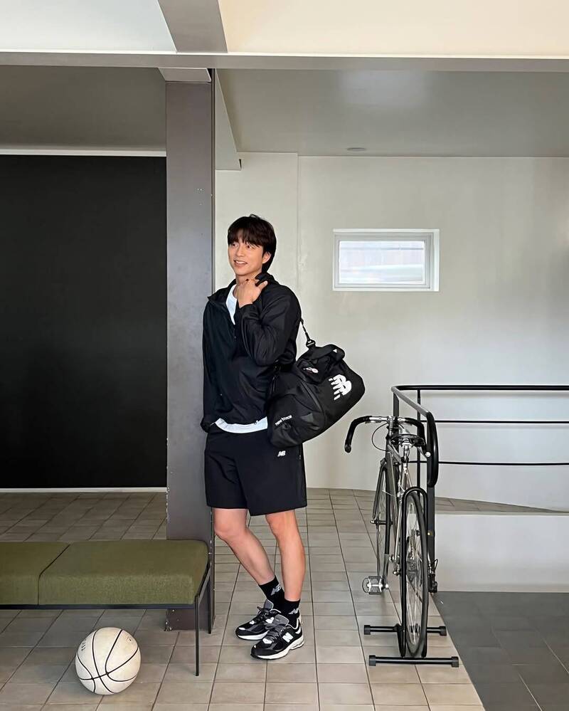 歲月沒有在孔劉身上留下痕跡，真是太不科學了。（翻攝自IG）