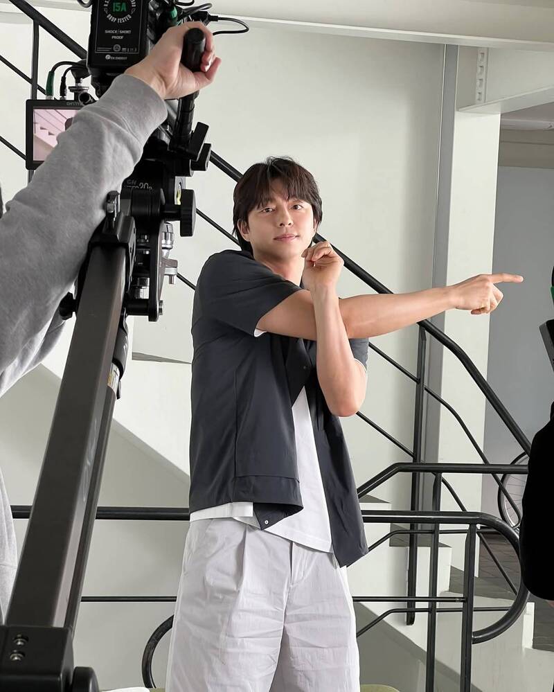 孔劉雖然已經46歲，卻散發出一股年輕活力。（翻攝自IG）