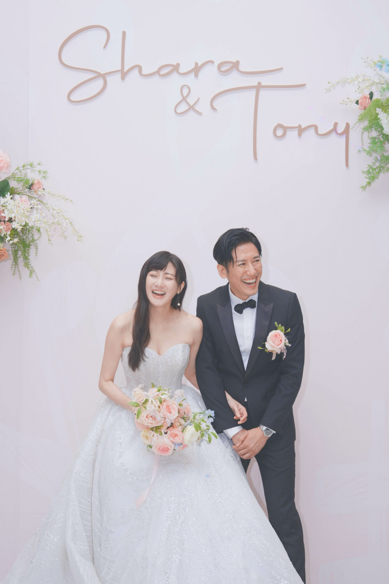 林逸欣成長影片690萬人搶看！最強結婚伴手禮爆紅 急為老爸診所做這件事
