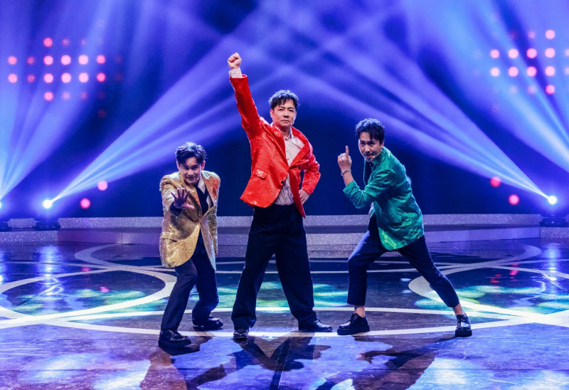 吳俊宏（左起）、陳隨意、沈建豪賣力演出。（中視提供）