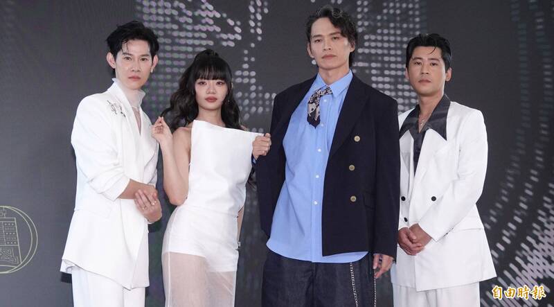 （左起）夏和熙、木木（林葦妮）、黃鐙輝、黃迪揚出席第60屆金鐘獎星光大道主持人發佈會。（記者潘少棠攝）