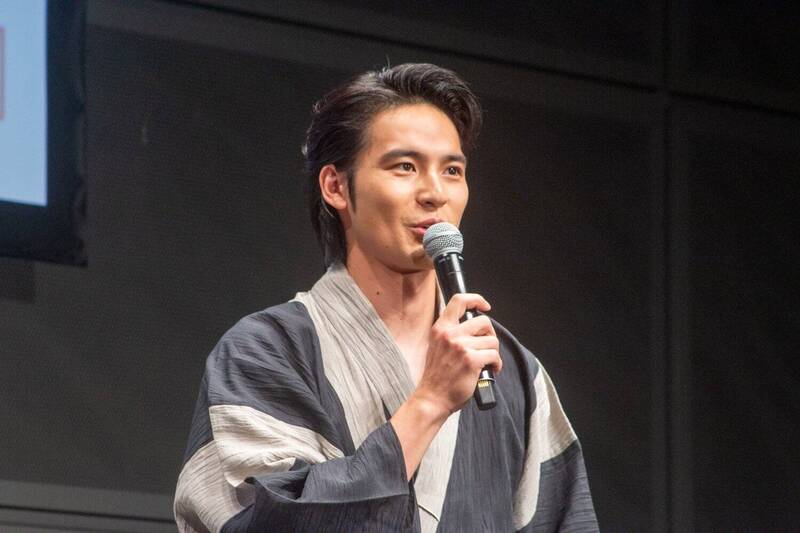 水上恒司的打扮也很有男子氣慨。（翻攝自X）