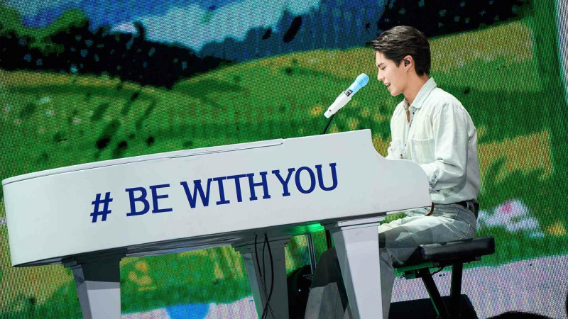 朴寶劍自彈自唱寵粉。（Live Nation Taiwan提供）