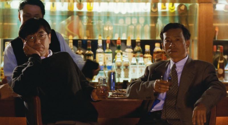 吳念真（右）與尾形一成在《一一》中飾演事業夥伴。（甲上娛樂提供）