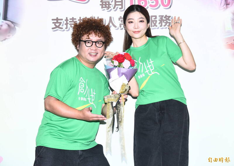 依依、納豆出席創世基金會公益活動。（記者陳奕全攝）