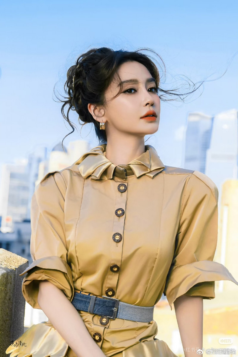 Angelababy看瘋馬秀爭議後，終於現身參加活動。（翻攝自微博）