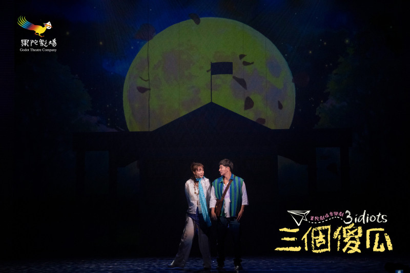 七夕寵妻太狂!男星高招設計「蟑螂密室逃脫」 老婆尖叫聲成考題