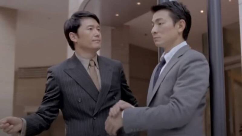 劉德華（右）拍攝電影《兄弟》時，遇上不存在的老婆婆。（香港星島日報）