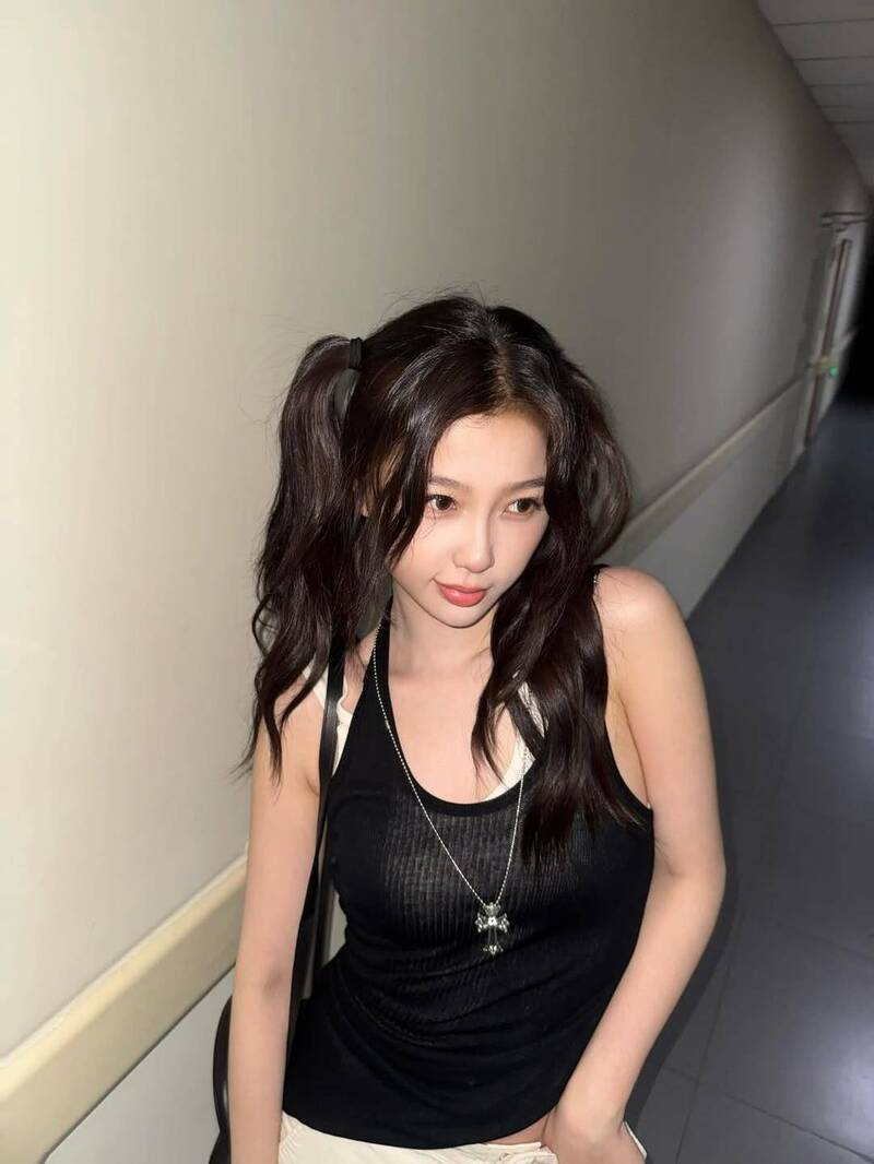 虞書欣的爺爺和爸爸也被起底。（翻攝自IG）