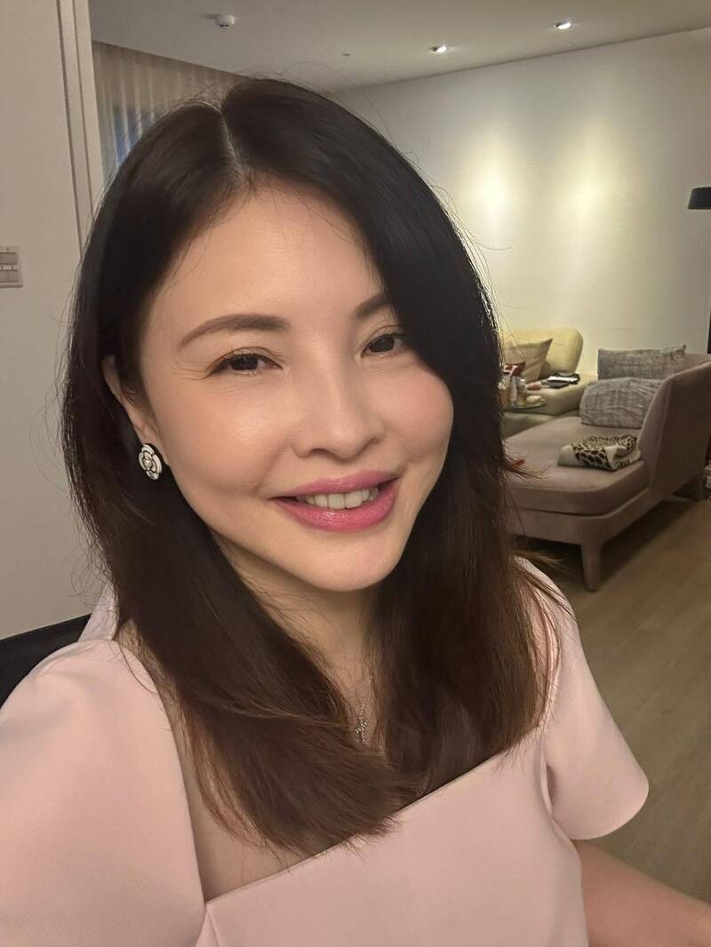 何如芸碎碎念上身 一席話印證小孩不能偷生