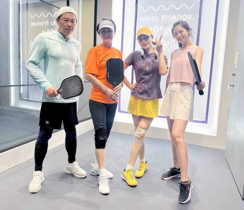 曾國城怎麼瘦這麼多？利菁曬合照引擔憂 釣出本尊親回