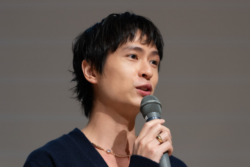 學霸男星「皮蛇纏半臉」痛到睡不著 醫生警告:長到眼睛恐失明